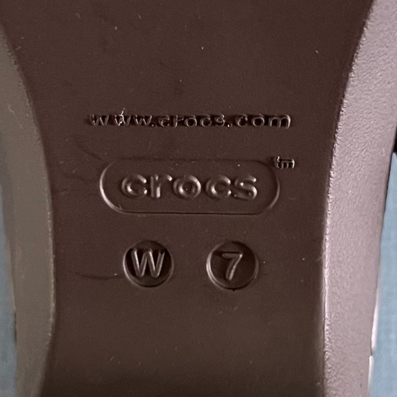 Crocs Sarah Belted Dark Brown Heel Clogs - Picture 7 of 7